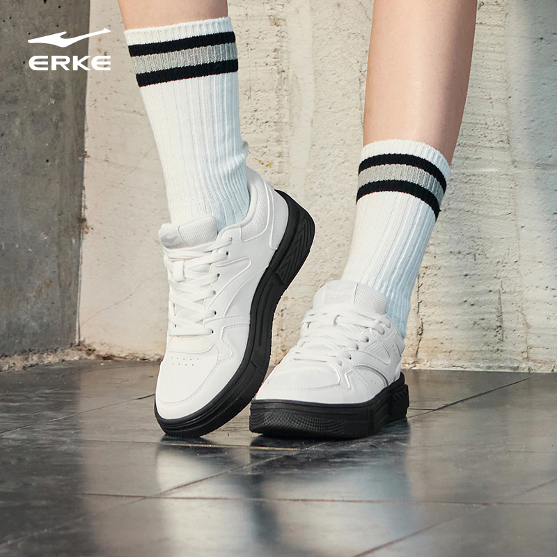 女子拼色系带杨帆板鞋鸿星尔克