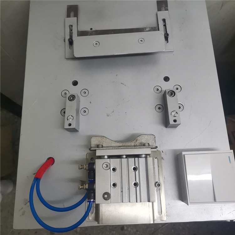 新款直销全新一代拇指琴组装机器卡林巴生产机器组装效率高适用17