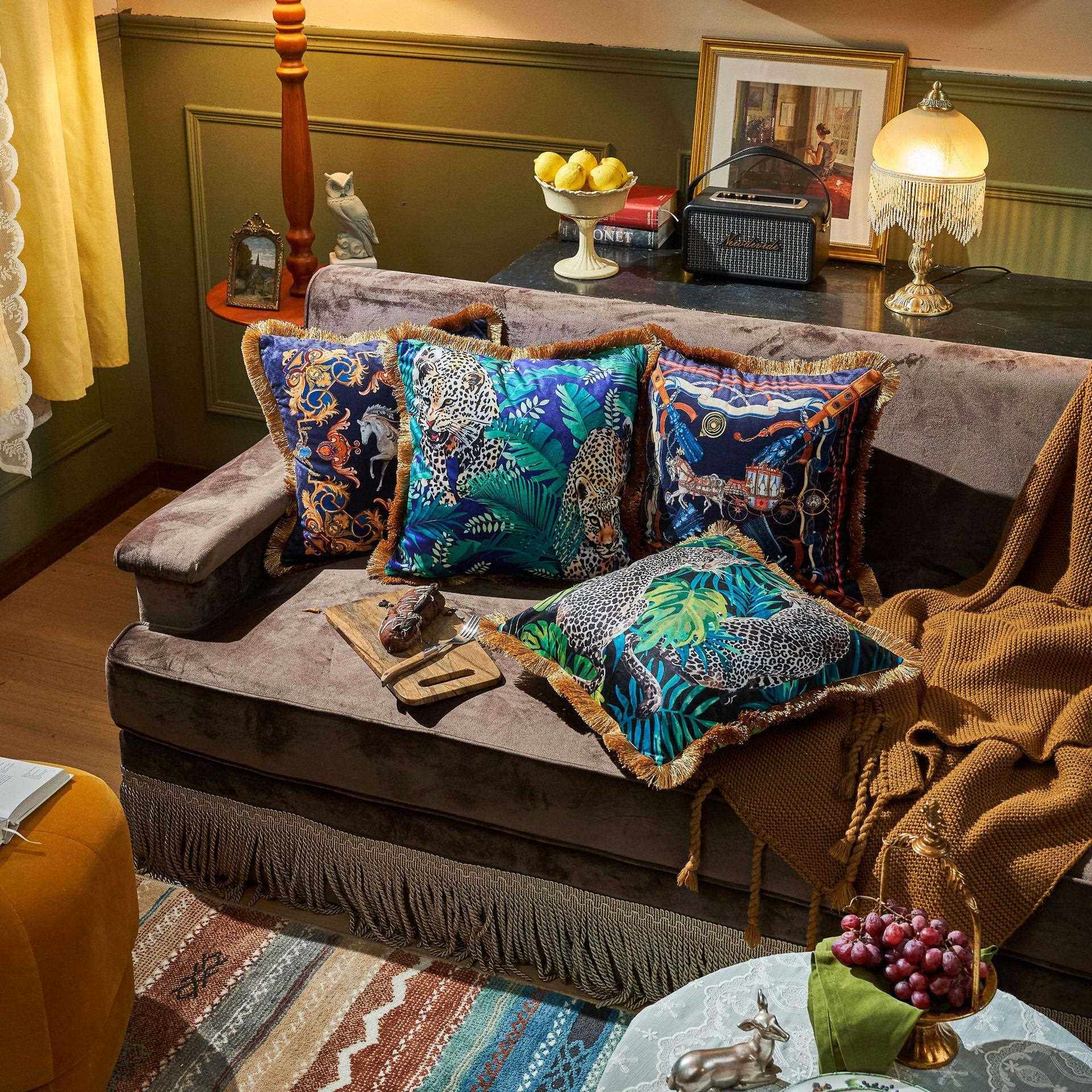 新款直销创意款流苏印花抱枕套 美式毛绒动物靠垫套床头靠背一件