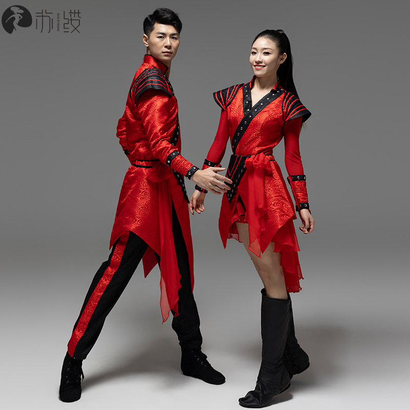 中国风舞台服装红色爵士舞演出服男女款国潮舞表演服武侠风服饰
