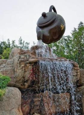 玻璃钢彩绘天壶悬空喷水 茶壶创意流水雕塑庭院 公园流水景观摆件