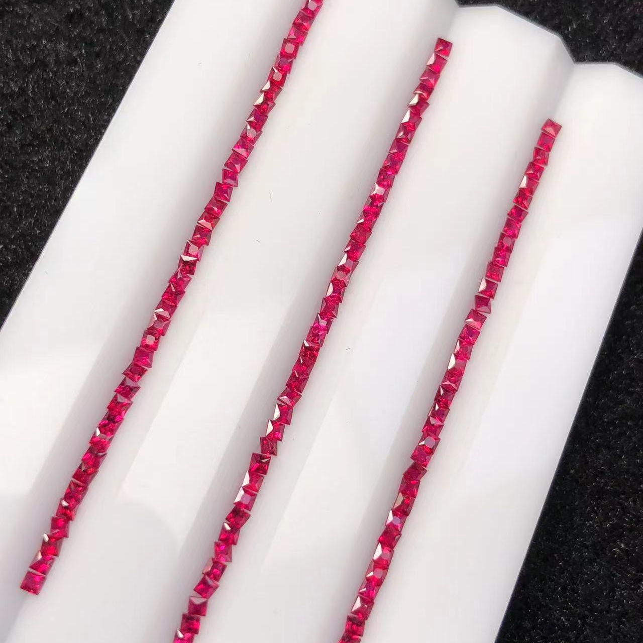 莫桑比克红宝石天然裸石公主方