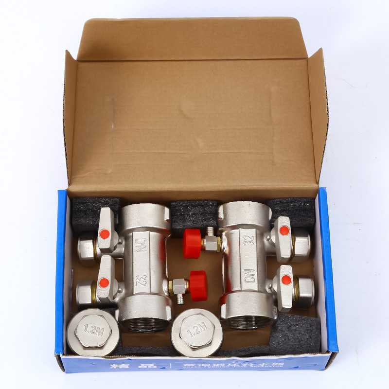 新款直销现货DN32主管分水器 全铜2-10路一体锻压家装地暖全套分