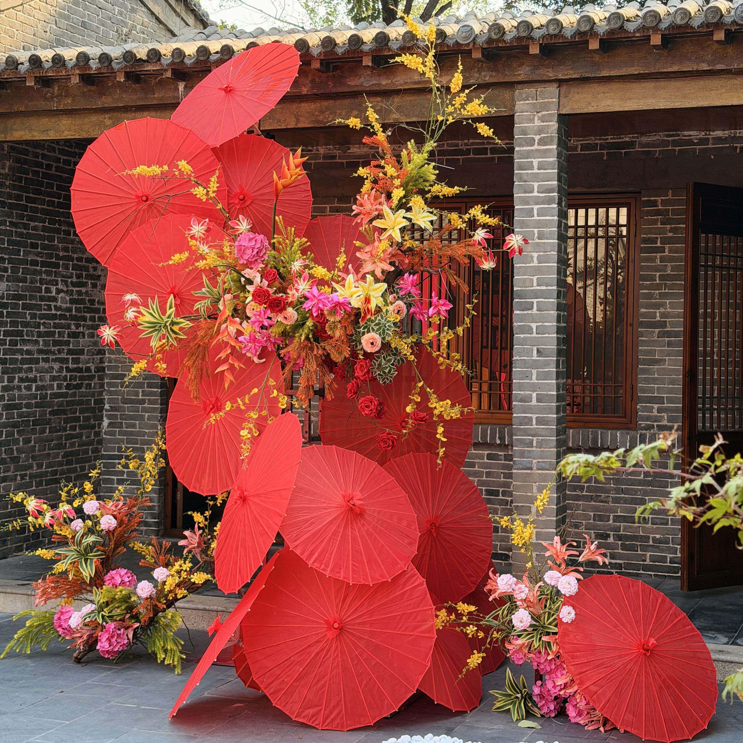 国庆新中式美陈中国风红色油纸伞布置花艺套装活动背景装饰道具