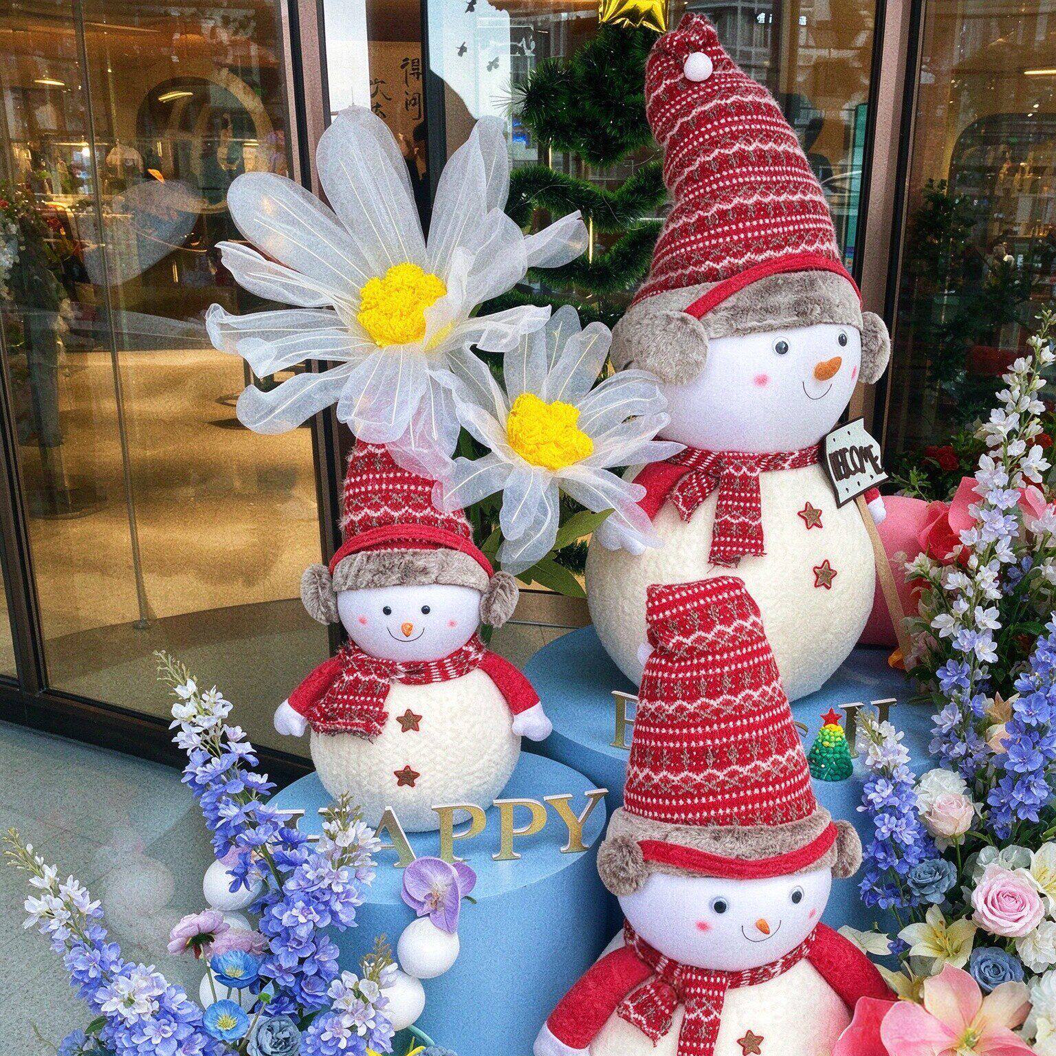 圣诞节装饰品雪人娃娃公仔圣诞树下摆件店铺窗场景布置拍照道具