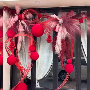 新年元旦店铺橱窗美陈竹排挂饰装饰红色丝绒泡沫球吊饰氛围感布置