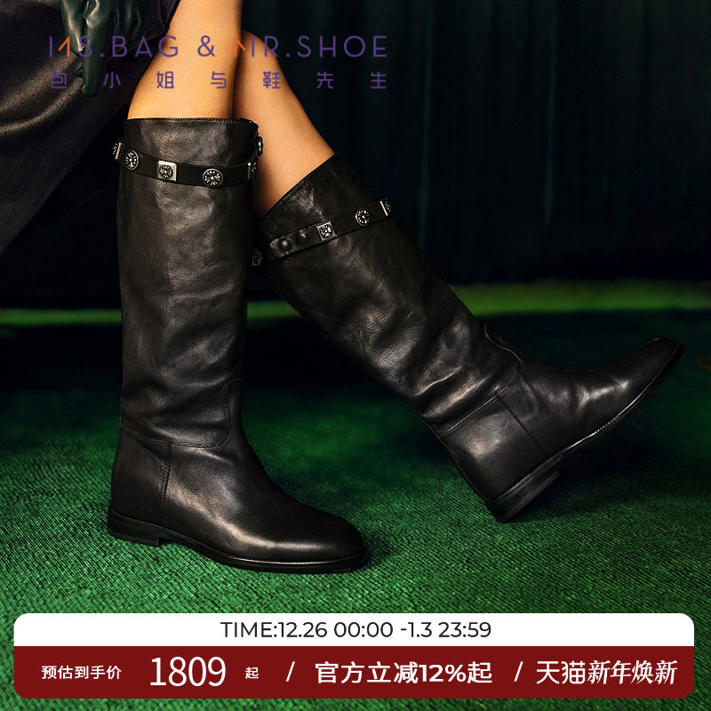 包小姐与鞋先生2025年秋季新款扣件条带牛皮低跟机车靴女2531