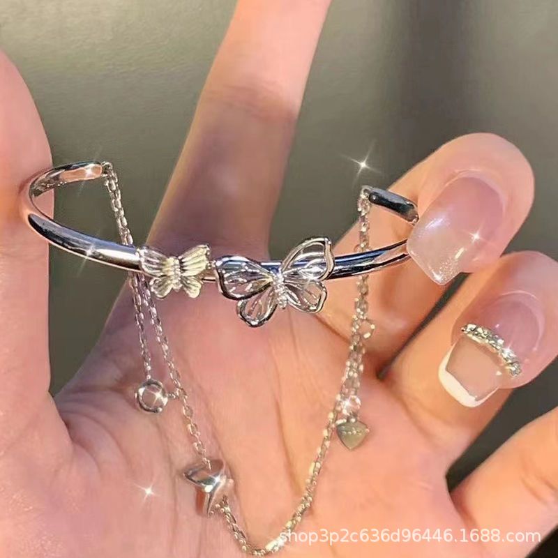 ins风仙女气质蝴蝶手链女新款小众设计半镯半链流苏闺蜜手镯手链