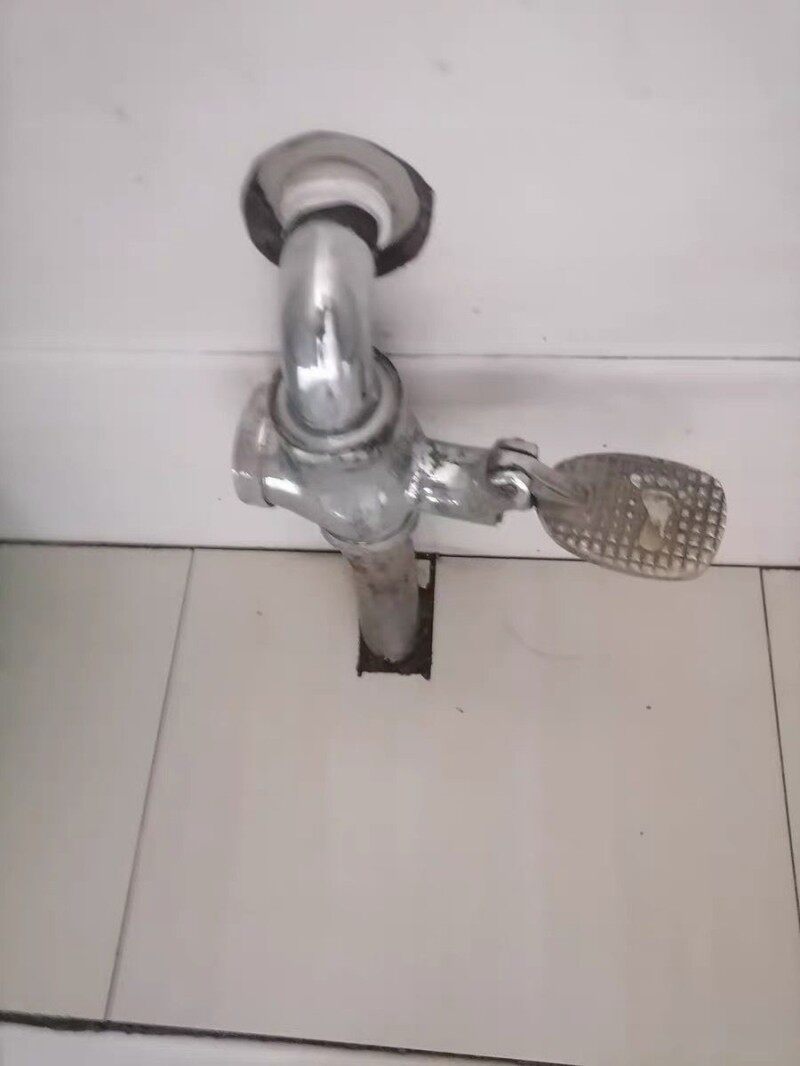 1寸冲水阀弯头厕所蹲坑大便冲洗阀弯脚延时脚踏阀配件不锈钢件6分