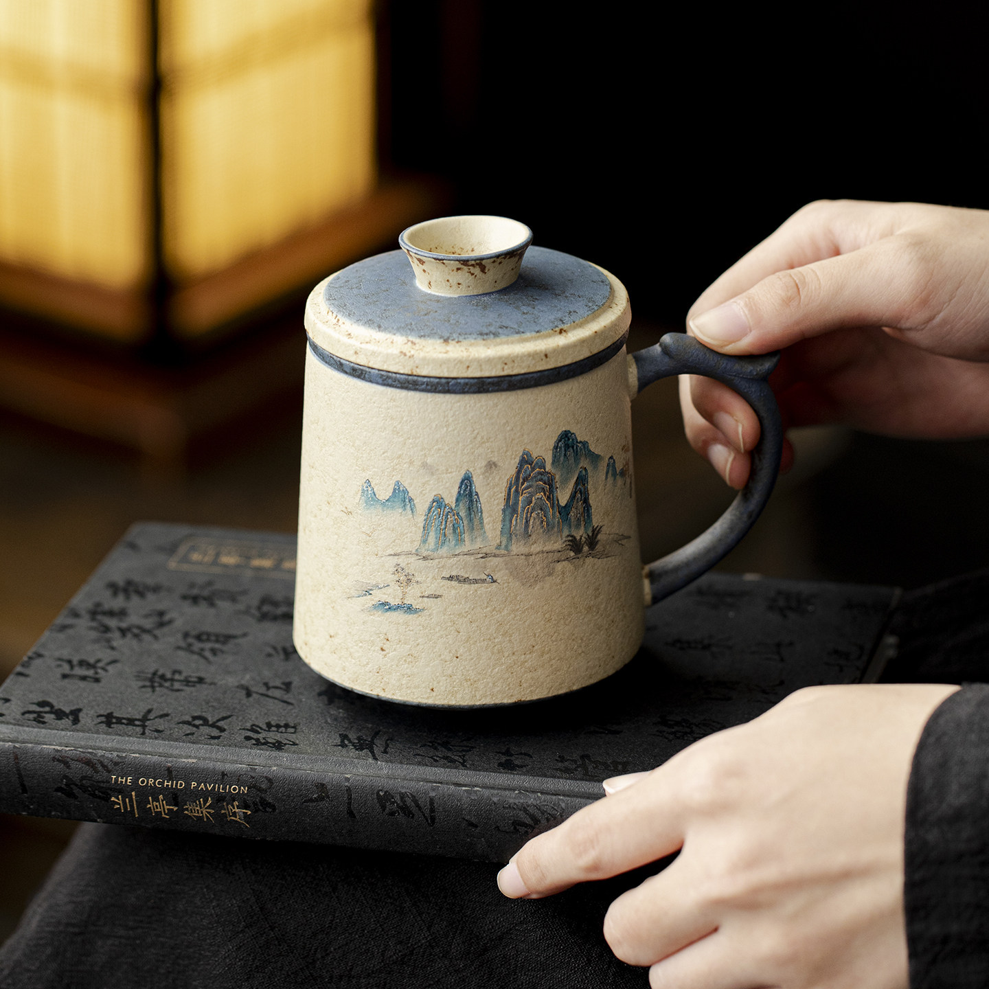 陶瓷山水画带盖过滤办公茶杯