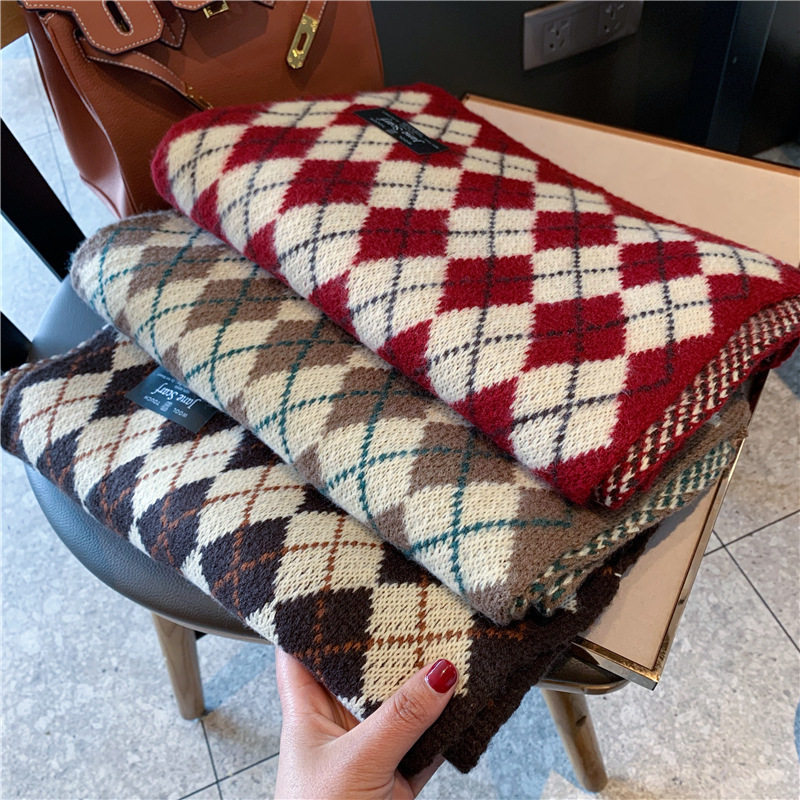 围巾女冬季ins复古菱形格子送礼加厚针织仿羊绒围脖复古格纹