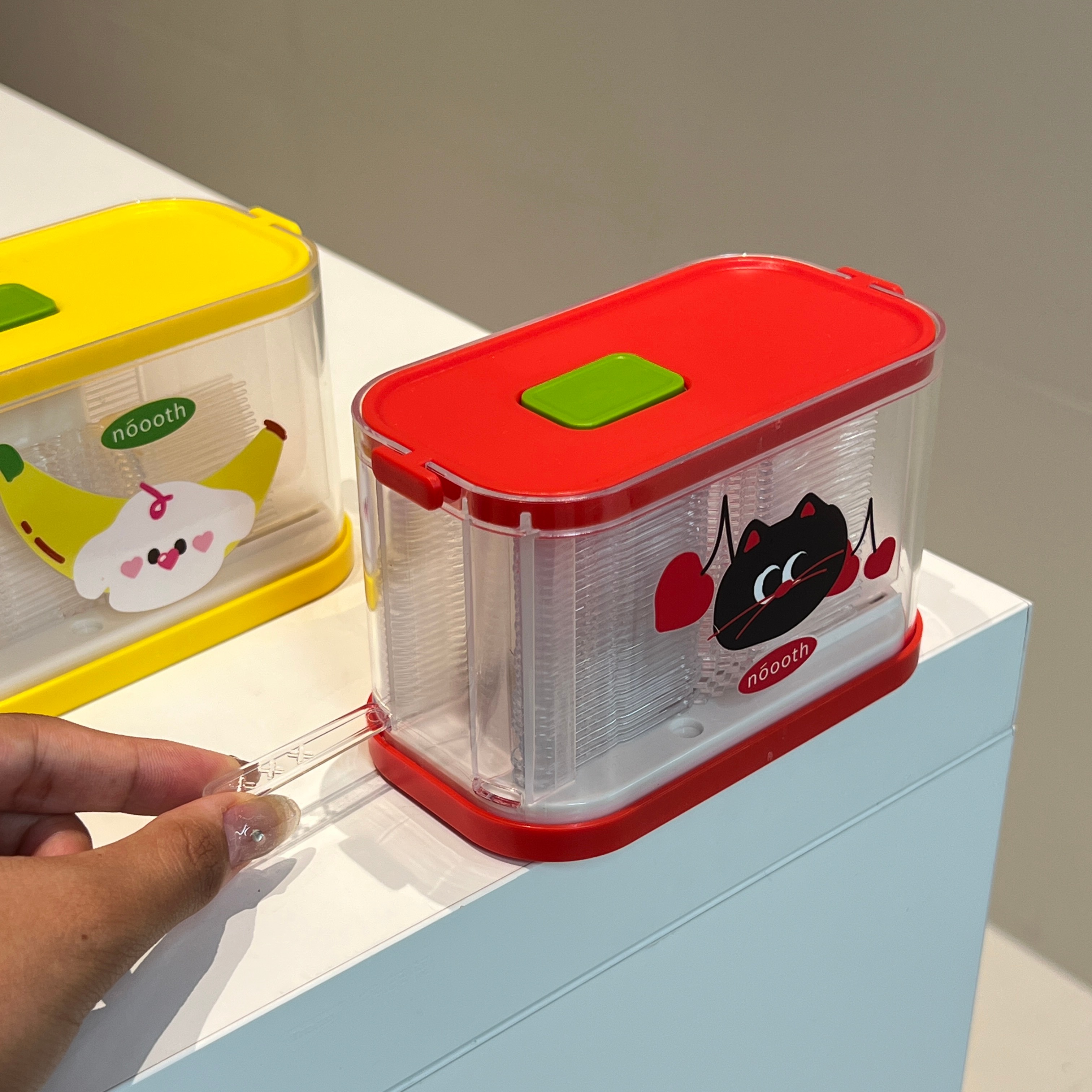 一次性按压水果叉收纳盒可爱食品级便携家用大容量小叉子果签