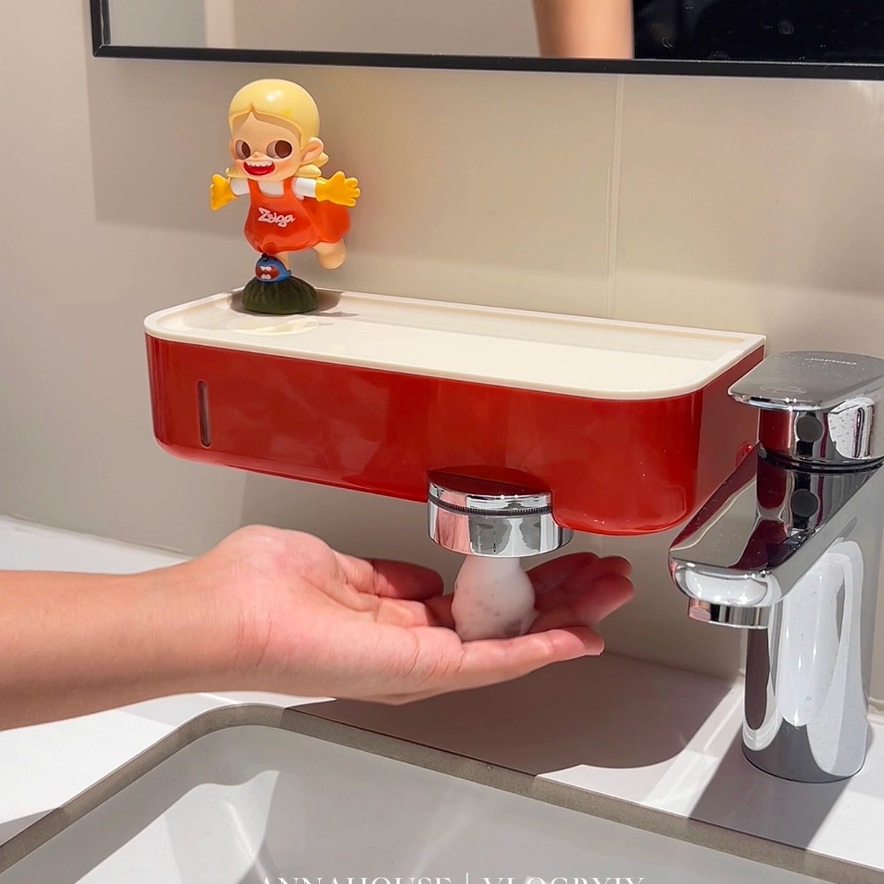 卫生间感应洗手液机器镜柜下壁挂式置物架起泡器全自动感应皂液器,家装主材,皂液器,淘宝优惠券,粉丝福利购,淘宝优惠卷