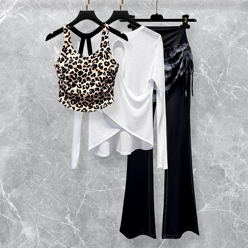 豹纹花色瑜伽服套装女2025新款秋冬高级感运动健身罩衫背心喇叭裤
