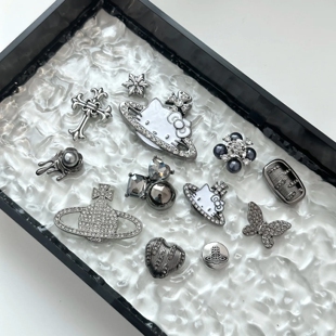 原创HelloKitty洞洞鞋鞋花配饰女生高级感crocs适配鞋扣鞋花可爱