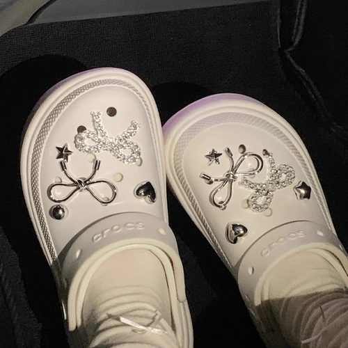 闪闪蝴蝶结鞋花洞洞鞋骨白色可爱女生装饰配饰适配crocs卡扣配件