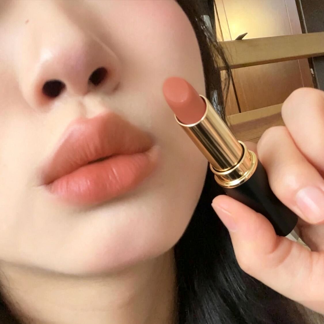 早八伪素颜！显白裸杏色口红裸色哑光不掉色不沾杯滋润唇膏学生党