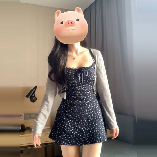 法式蓝色碎花吊带连衣裙