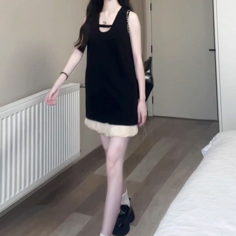 早春黑色无袖吊带吊带裙子2026新款女夏季特别漂亮小个子短裙