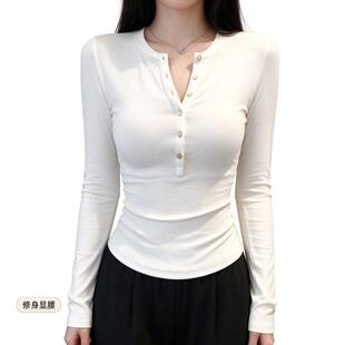 纯色单排扣T恤女款秋季2025新款收腰打底衫内搭修身长袖上衣紧身