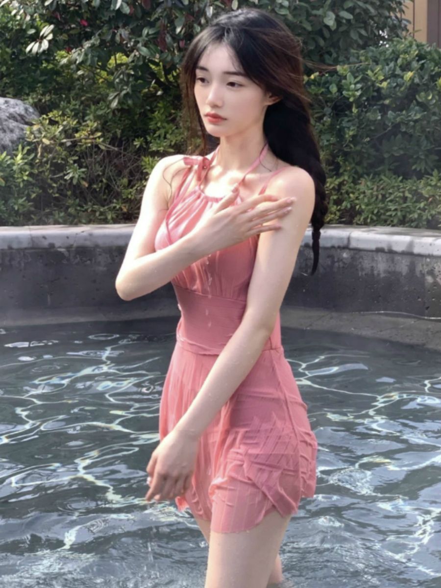 2023夏新款泳衣女网红连体泳装小胸粉色保守连体裙式遮肚泡温泉