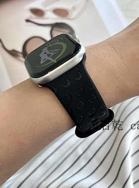 启乾 适用iwatchs11/10苹果Applewatch9手表表带SE8黑色月亮7高级感印花硅胶透气6运动5/4/3小众日韩创意简约