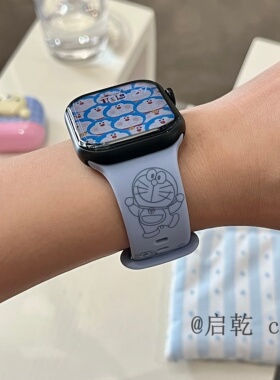 适用iwatchs11/10苹果Applewatch9手表表带SE8蓝色叮当猫7可爱卡通印花硅胶透气6运动5/4/3少女心新款趣味ins