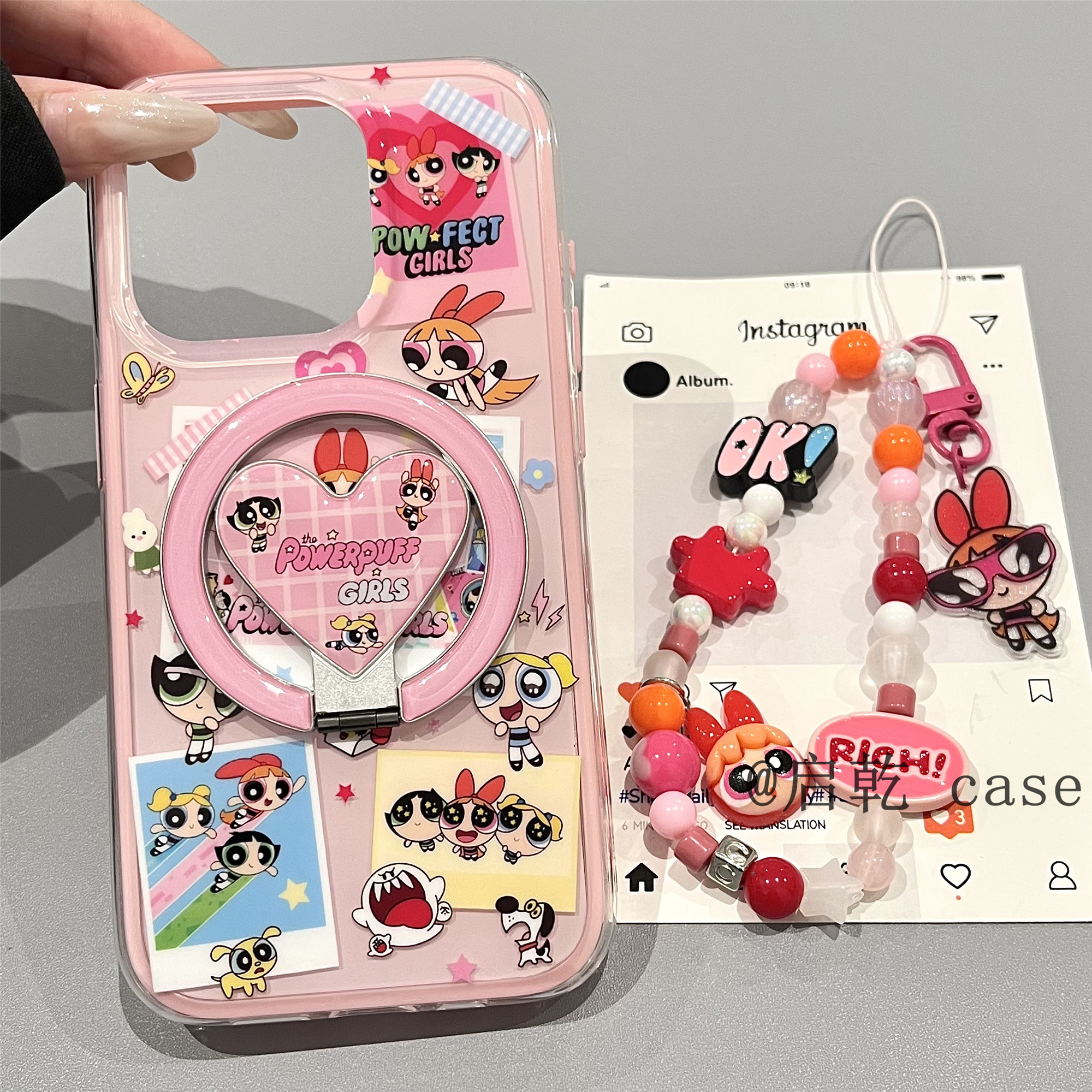 启乾 磁吸壳飞天小女警带折叠支架iPhone16/15手机壳适用苹果14/13promax硬壳12链条挂绳少女心可爱卡通新款