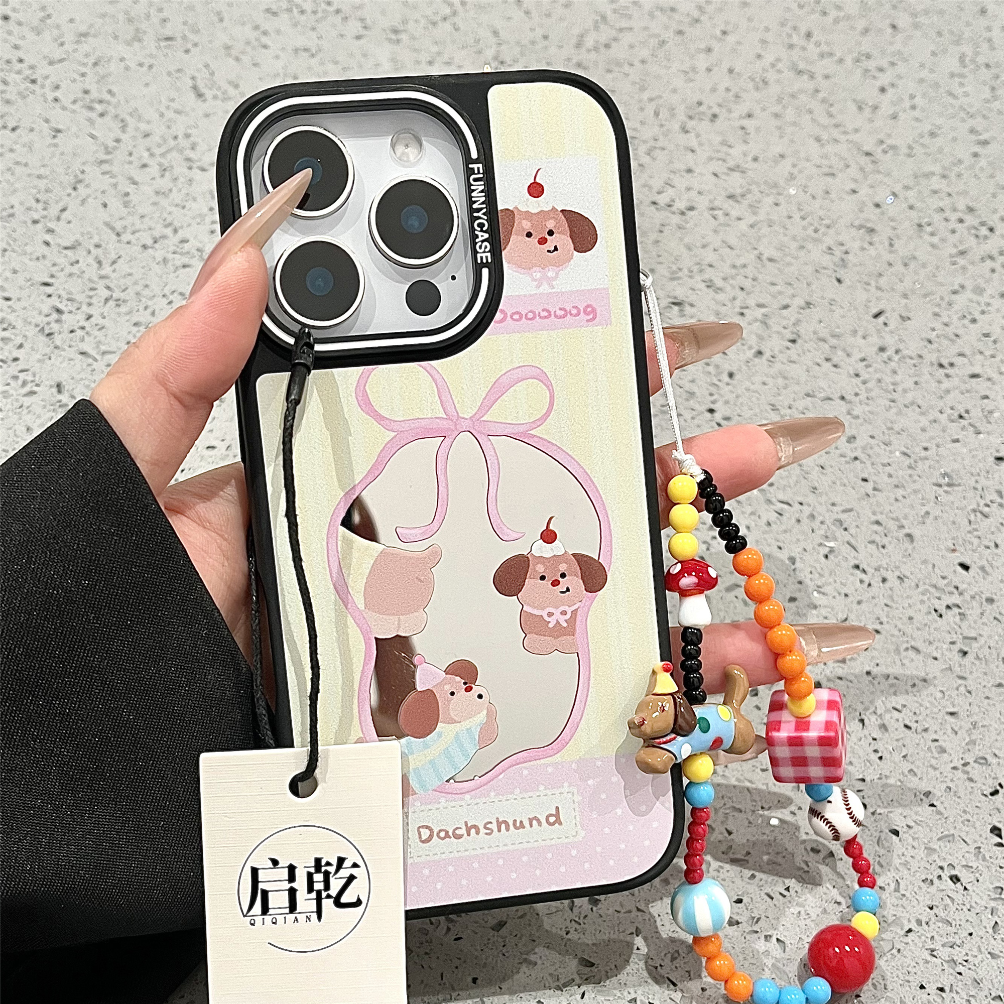 启乾 镜面蝴蝶结腊肠狗腕带iPhone16/15手机壳适用苹果14/13promax硬壳12链条挂绳少女心可爱卡通ins新款镜子