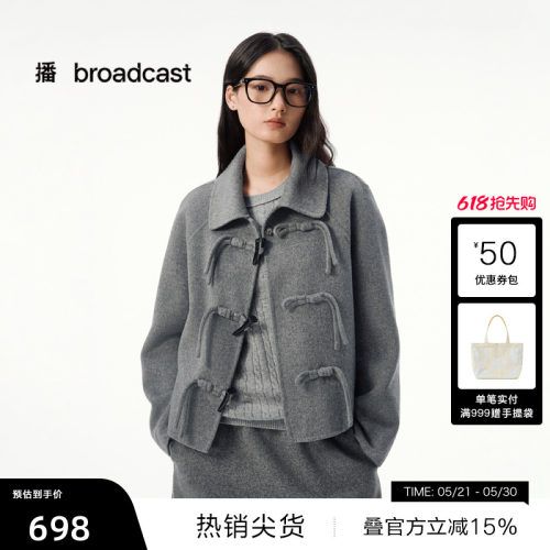 翻领牛角扣