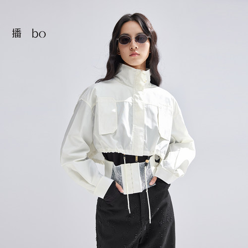 优雅连帽立领，拼接丝质下摆