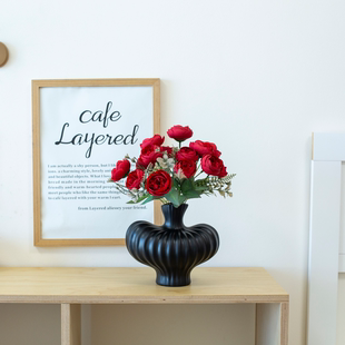 侘寂风花瓶玫瑰仿真花瓶家居装饰客厅假花花束耸肩花瓶桌面摆件