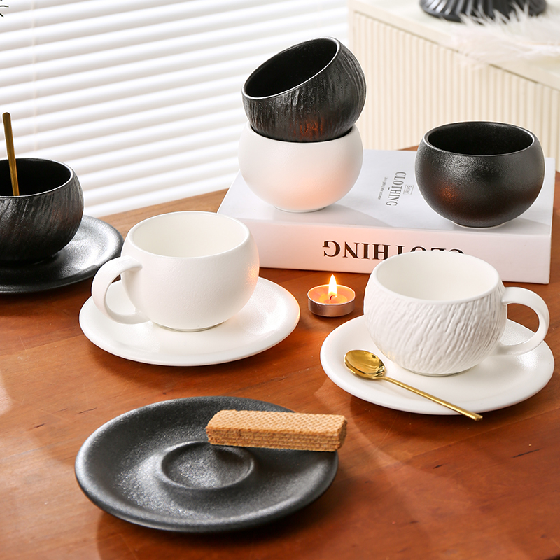 陶瓷咖啡杯碟套装家用黑白拉花杯轻奢高级下午茶杯碟蛋形杯300ml