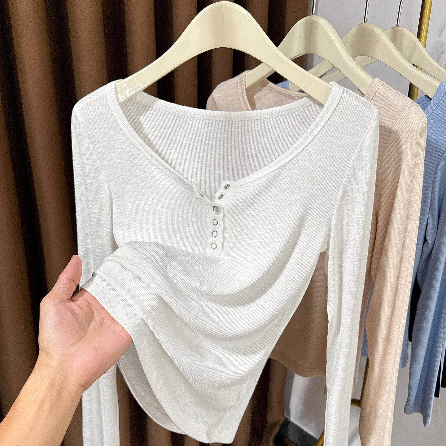 大圆领白色针织长袖T恤女秋季新款薄款螺纹内搭纽扣半开领打底衫