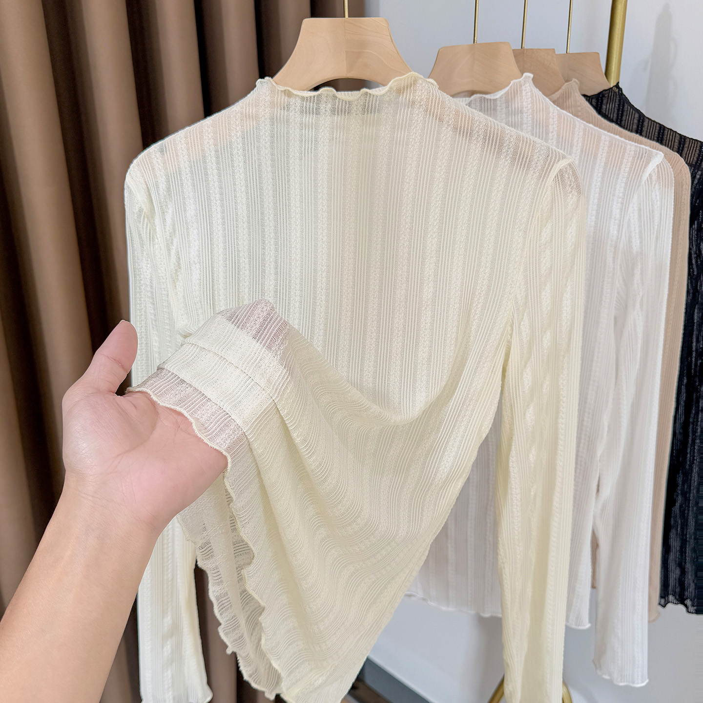 秋冬半高领蕾丝打底衫女2025新款毛衣叠穿内搭纱衣木耳边网纱上衣