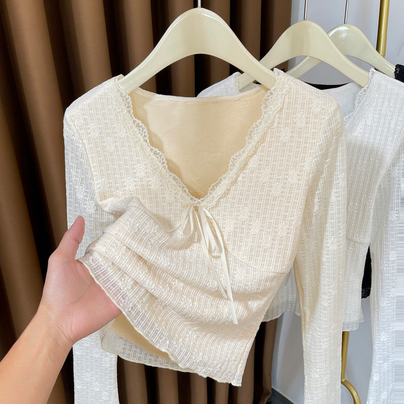 温娴通勤网纱蕾丝上衣