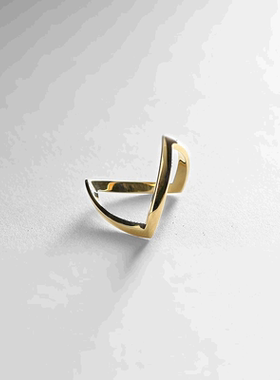 日潮跑腿COCOSHNIK K18 V型戒指 405-66046配饰