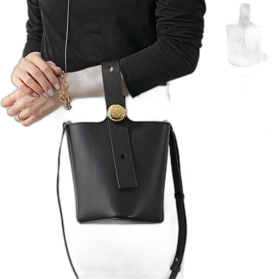 日本直邮 LOEWE 女士皮革单肩包手提包 PEBBLE BUCKET MINI 卵石