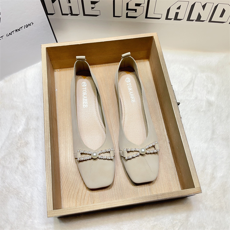 高级感杏色粗跟中跟单鞋