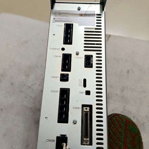 安川机器人外部轴放大器SRDA-SDB71A01A-E议价