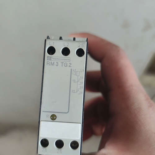 RM3TG201MS7 相序保护继电器议价
