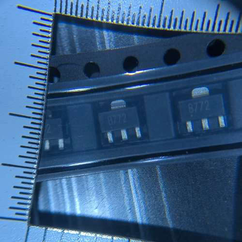 B772三极管数量915只品牌:长晶不整盘只有915议价