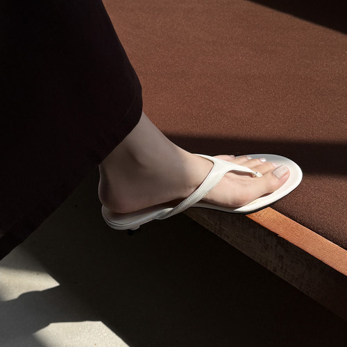 夏季简约女平底防滑人字拖