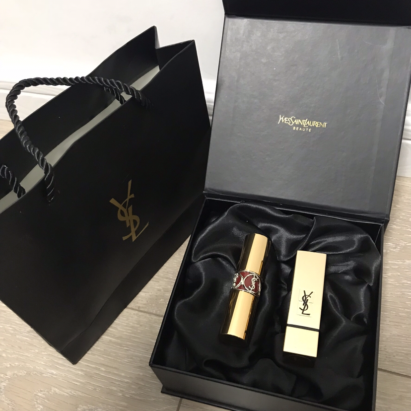 情人节礼物正品圣罗兰/ysl旗舰店官网正品方口红圆管送礼盒礼袋|ruв категории ZIPPO/швейцарский армейский нож/очки, бренд зажигалки и аксессуары, легкое оборудование/инструменты, подарок - от Buy2taobao.com для оказания профессиональной услуги покупки агента Taobao