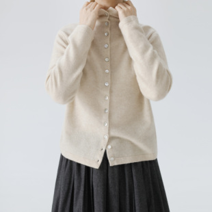 复述山羊绒柔糯质感温润米色全开扣贝壳扣文艺风高领毛衣针织衫