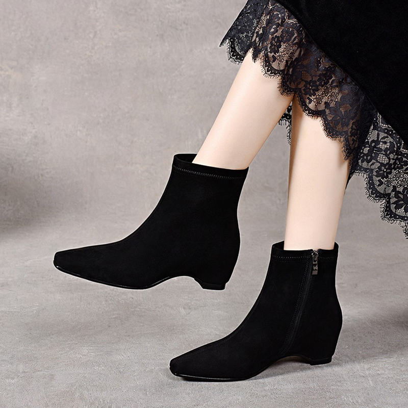 法式小方头绒面短靴女坡跟瘦瘦靴黑色时装靴内增高中跟舒适加绒