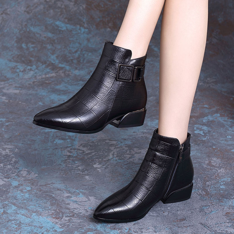 头层牛皮真皮短靴女靴子压花格新款单靴粗跟秋冬季加绒加厚马丁靴