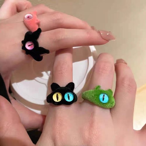 搞怪黑色猫咪小怪兽植绒戒指