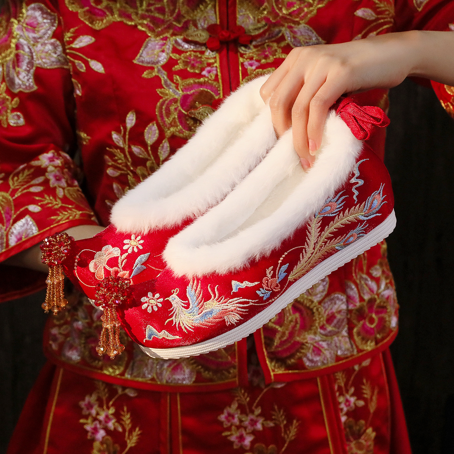 中式秀禾婚鞋女冬季加绒保暖棉鞋明制婚礼结婚鞋子红色古风汉服鞋