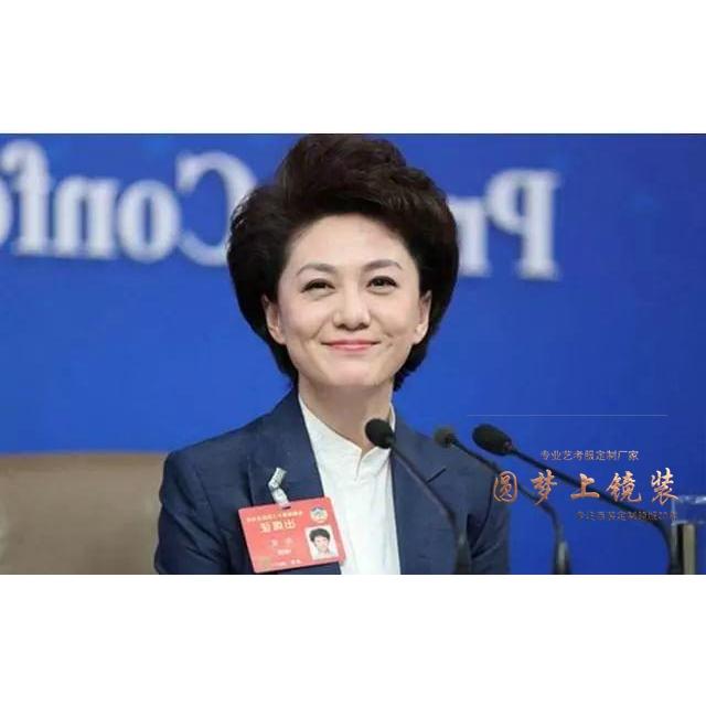 新闻艺考主播上镜西装